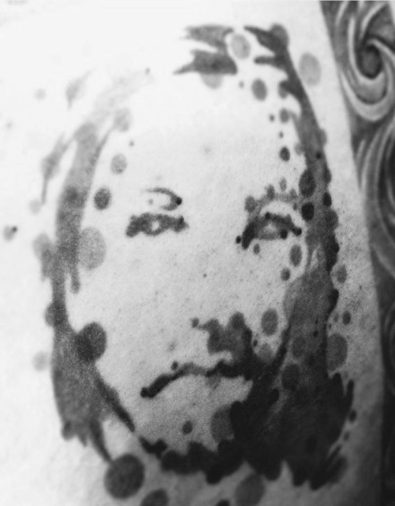 耶穌纹身图片_成品背部欧美清新原创鬼神設計男孩紋身潑墨纹身图案