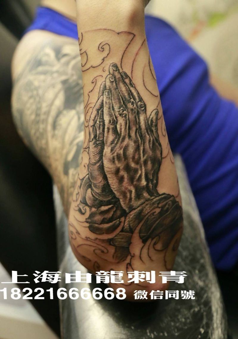 祈祷纹身图片