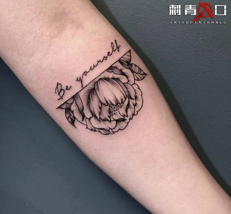 素花单针系列纹身图片_手臂点刺素花单针纹身图案