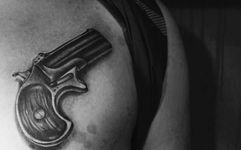 掌心雷纹身图片_成品胸部欧美写实原创静物設計纹身图案