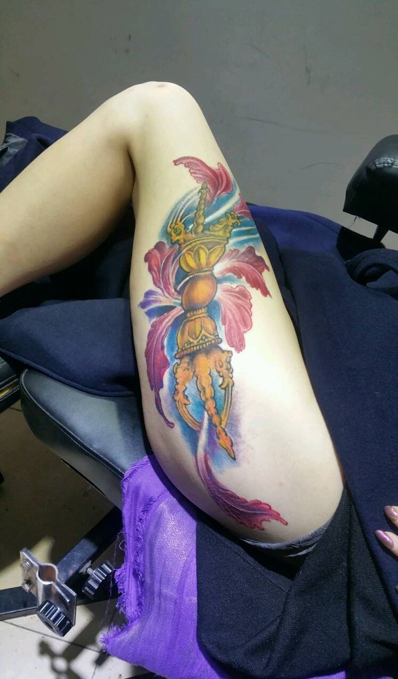 金刚杵纹身图片_腿部纹身图案