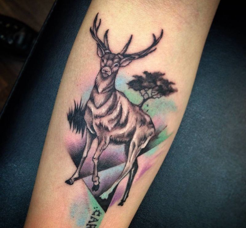 小鹿（原創）纹身图片_成品欧美清新原创动物几何字符設計水彩暈染女孩紋身纹身图案