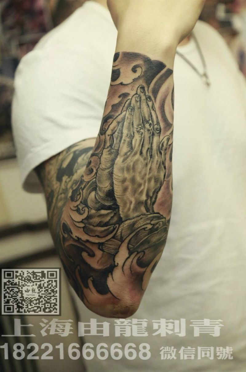 祈祷纹身图片