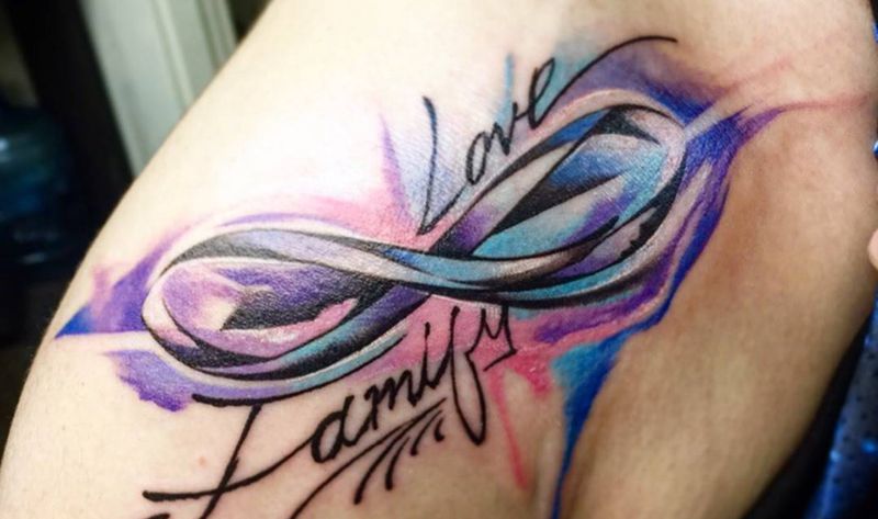 對家人的愛是無限的纹身图片_成品插画肩部清新字符几何原创設計水彩暈染女孩紋身纹身图案