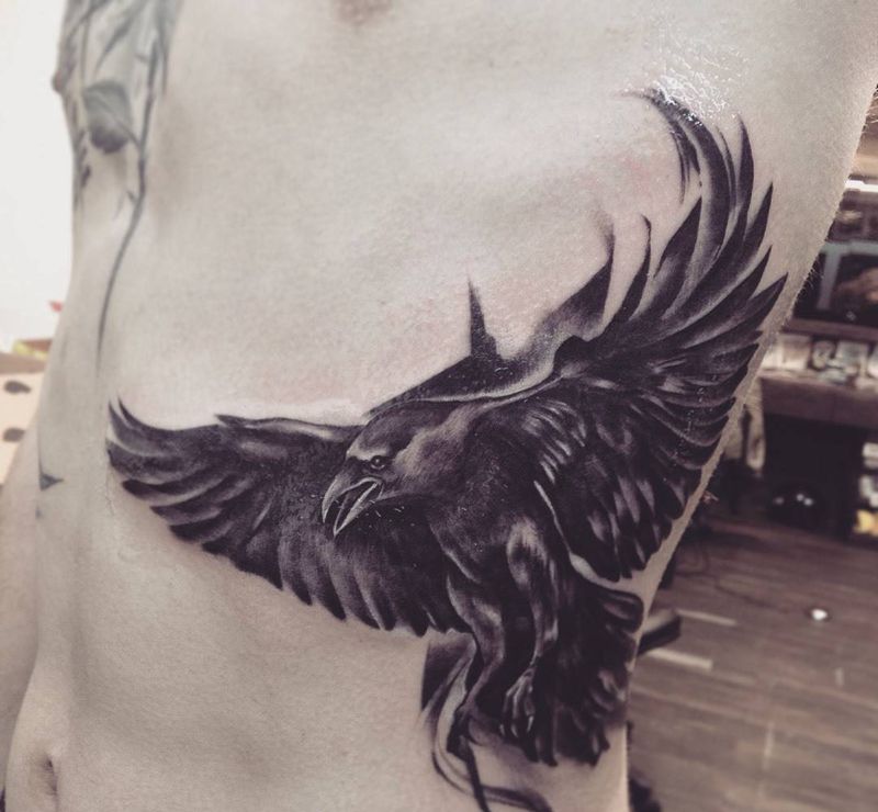 渡鴉（原創）纹身图片_成品插画腰部欧美写实設計原创动物潑墨纹身图案