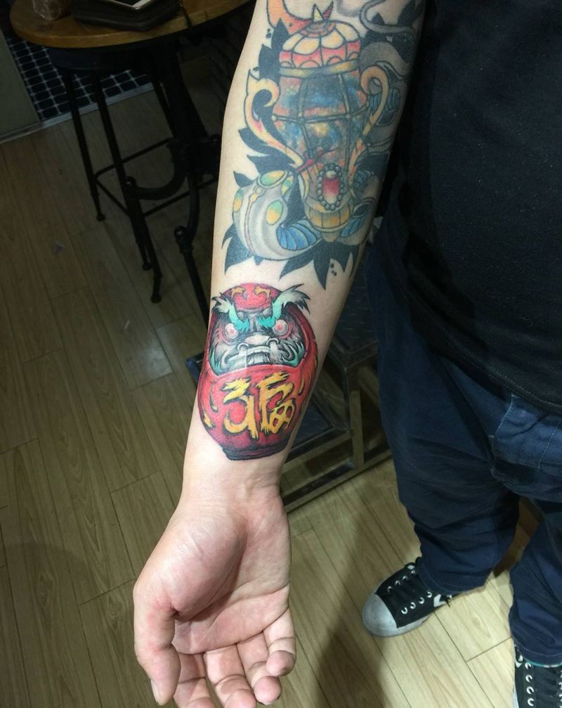 达摩蛋纹身图片_成品手部欧美鬼神纹身图案