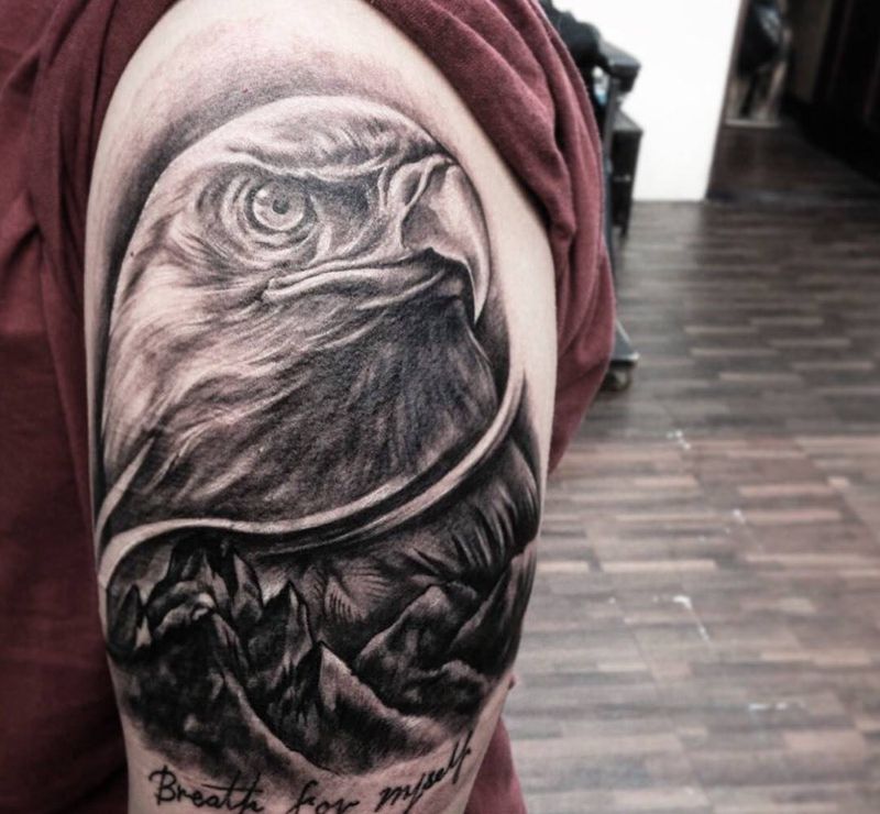 老鷹（疤痕遮蓋）纹身图片_成品手部手臂欧美写实原创动物男孩紋身設計纹身图案