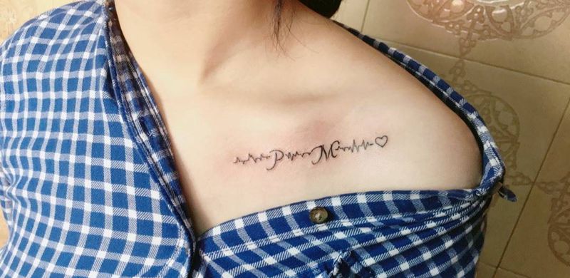 锁骨字母纹身图片