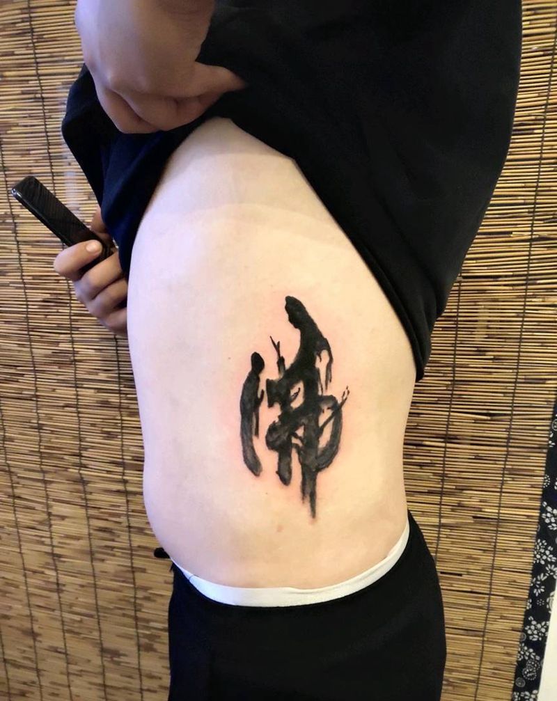 佛纹身图片_腹部水墨纹身图案