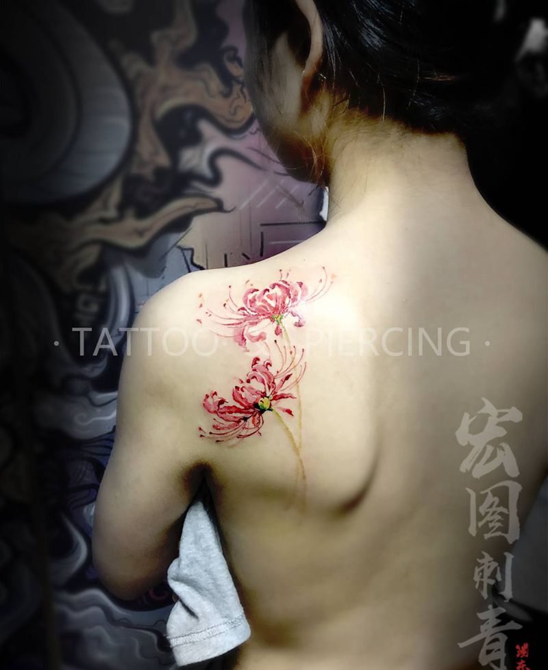 曼沙珠华 彼岸花纹身图片_背部手臂水彩水墨彼岸花花小清新纹身图案