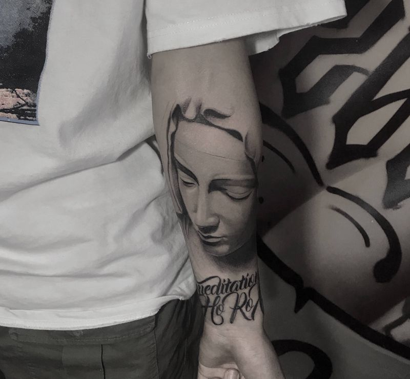 圣母纹身图片_手臂欧美写实纹身图案