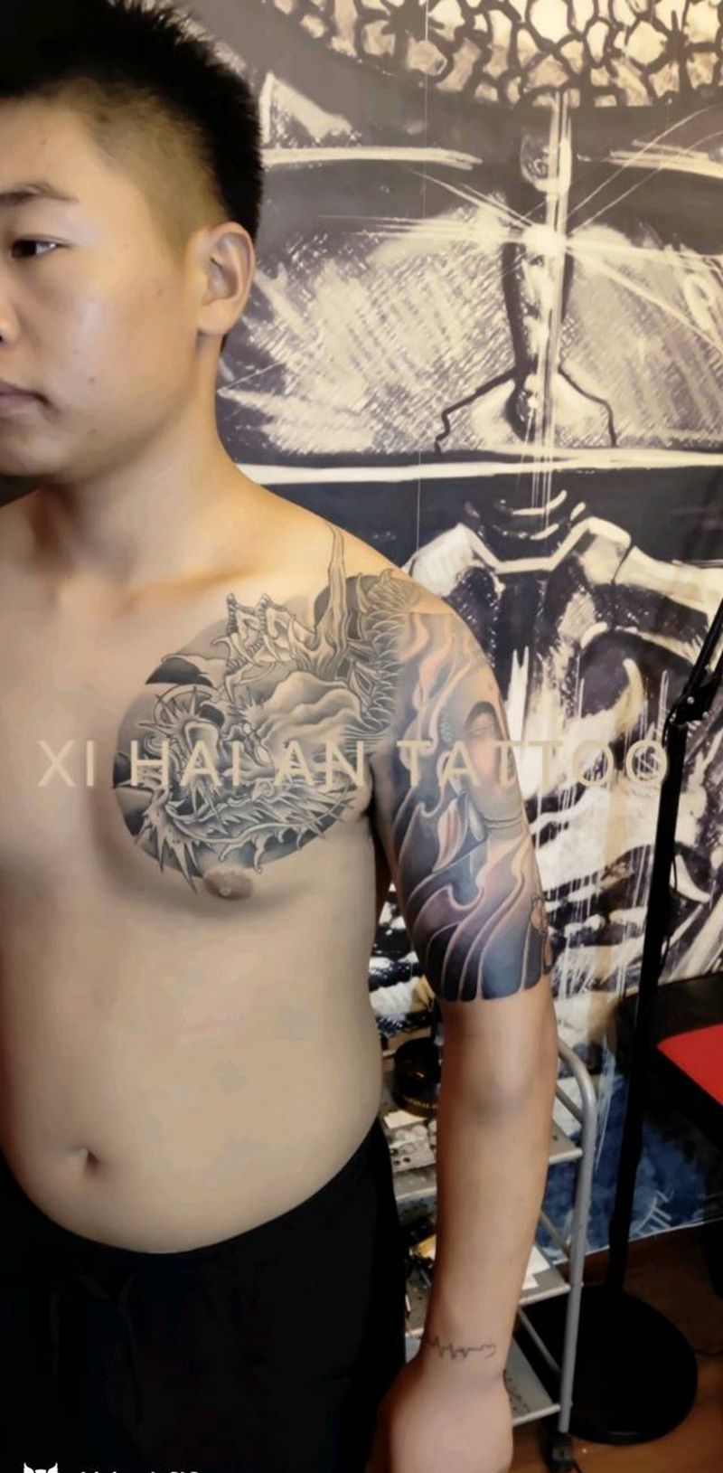 半甲1999元纹身图片_肩部胸部新传统纹身图案