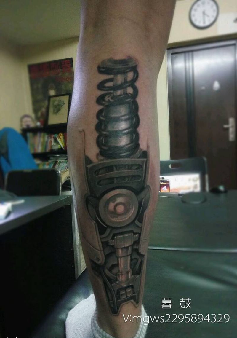机械腿(侧)纹身图片_腿部欧美写实成品纹身图案