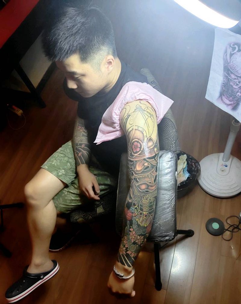 鬼武士花臂纹身图片_手臂纹身图案