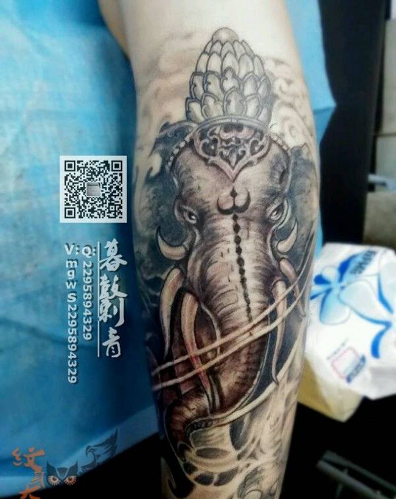 包腿象纹身图片_腿部传统写实动物纹身图案