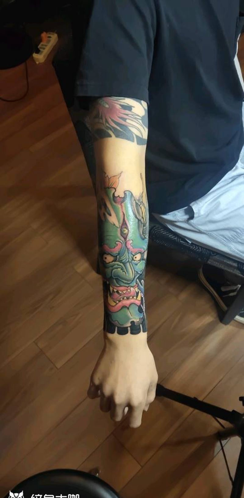 般若包臂999元纹身图片_手臂新传统纹身图案