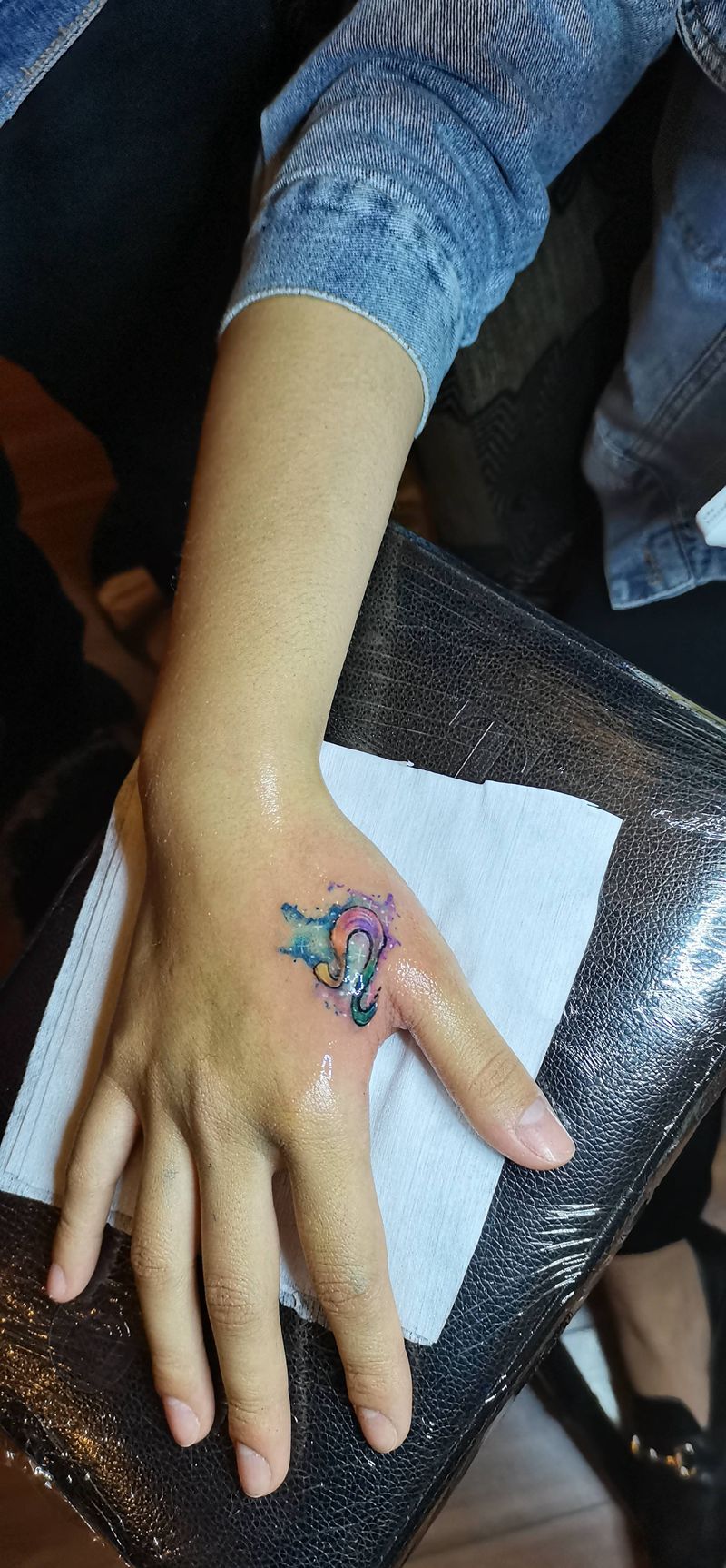 399疤痕遮盖纹身图片_手部水墨纹身图案