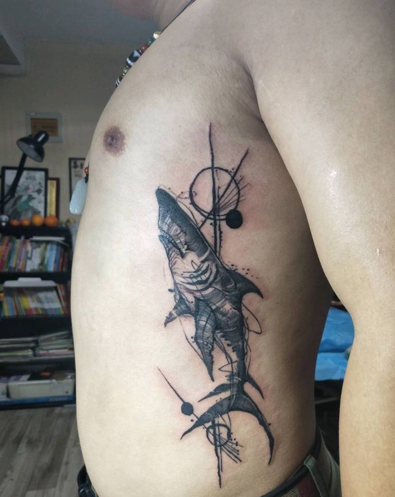 一条大杀鱼纹身图片_腰部欧美写实纹身图案