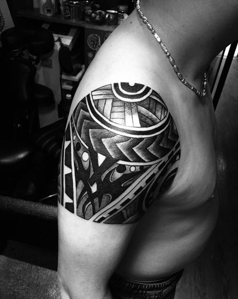 修改老图腾！改包肩头纹身图片