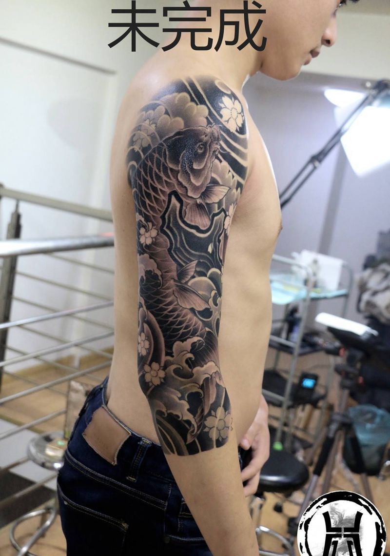 花臂七分臂鲤鱼纹身纹身图片