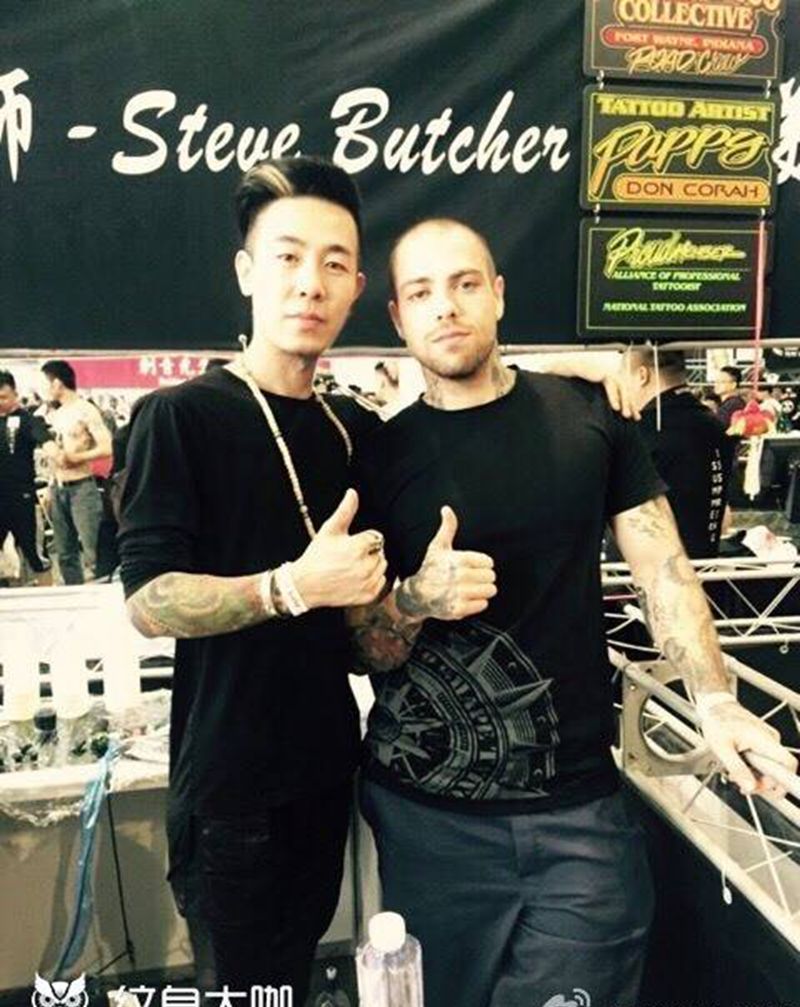 与师傅及各名师合影留念纹身图片