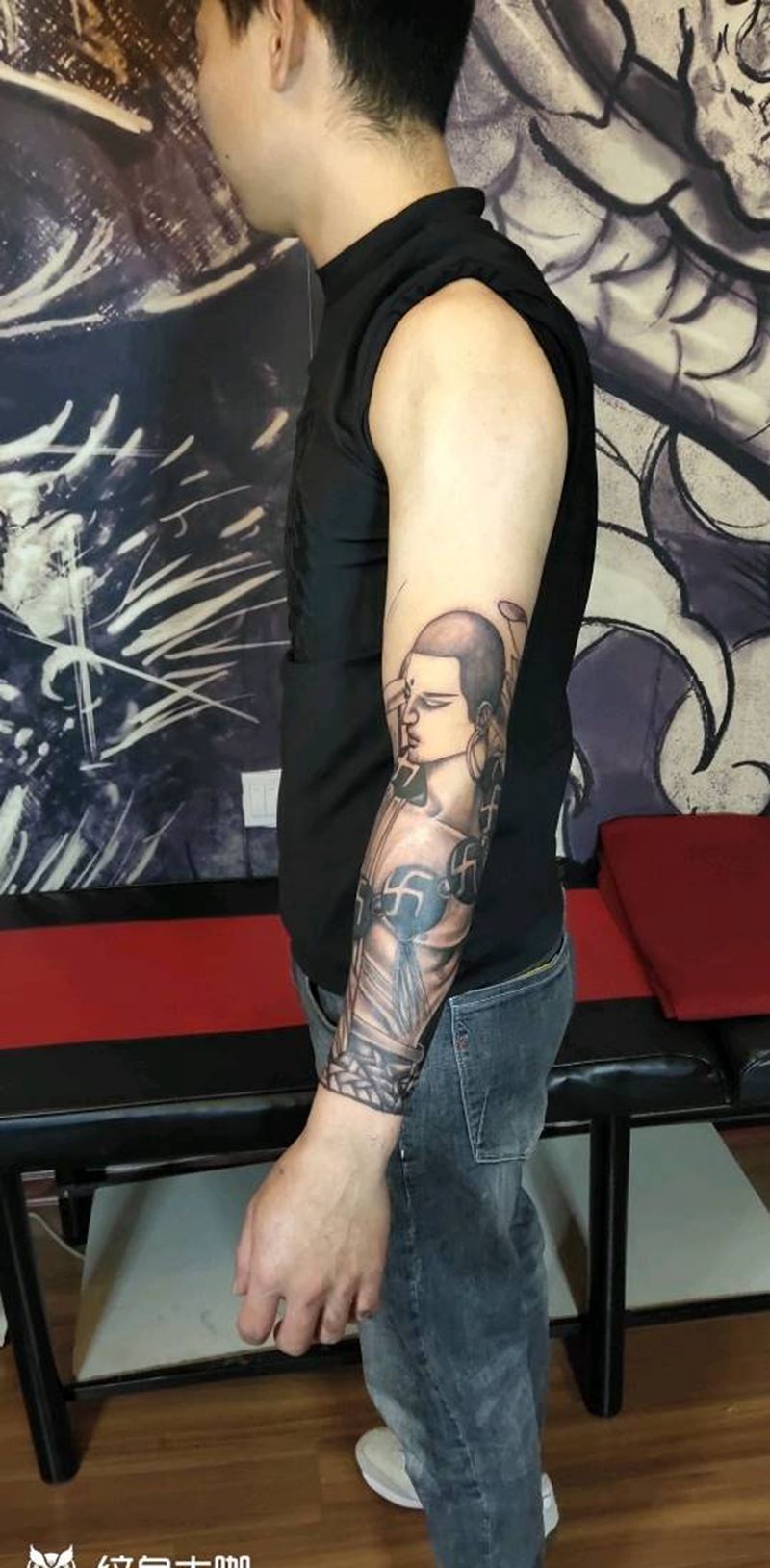 1499元达摩纹身图片_手部新传统纹身图案