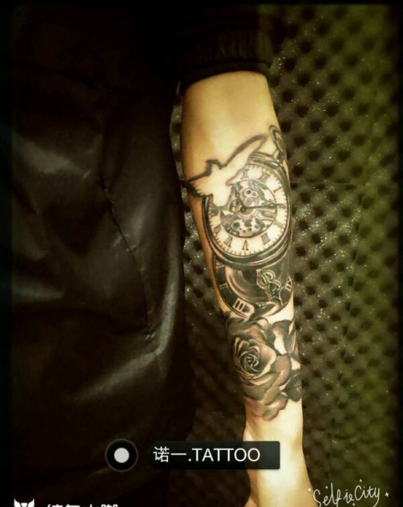 包小臂纹身图片