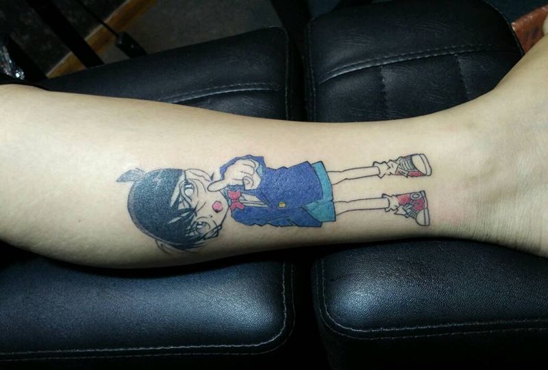 名侦探柯南纹身图片_腿部纹身图案