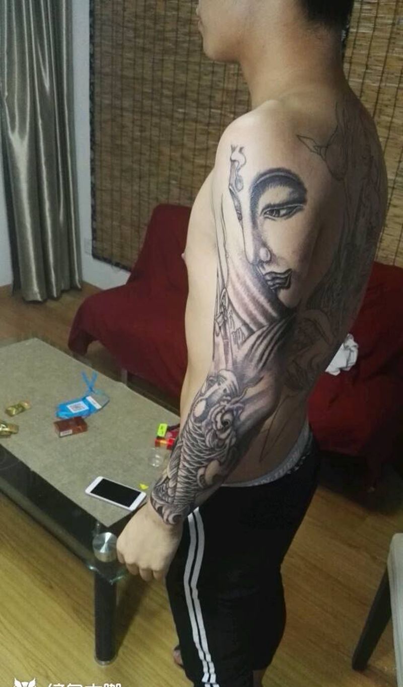 佛鱼纹身图片_手臂传统动物人物成品纹身图案