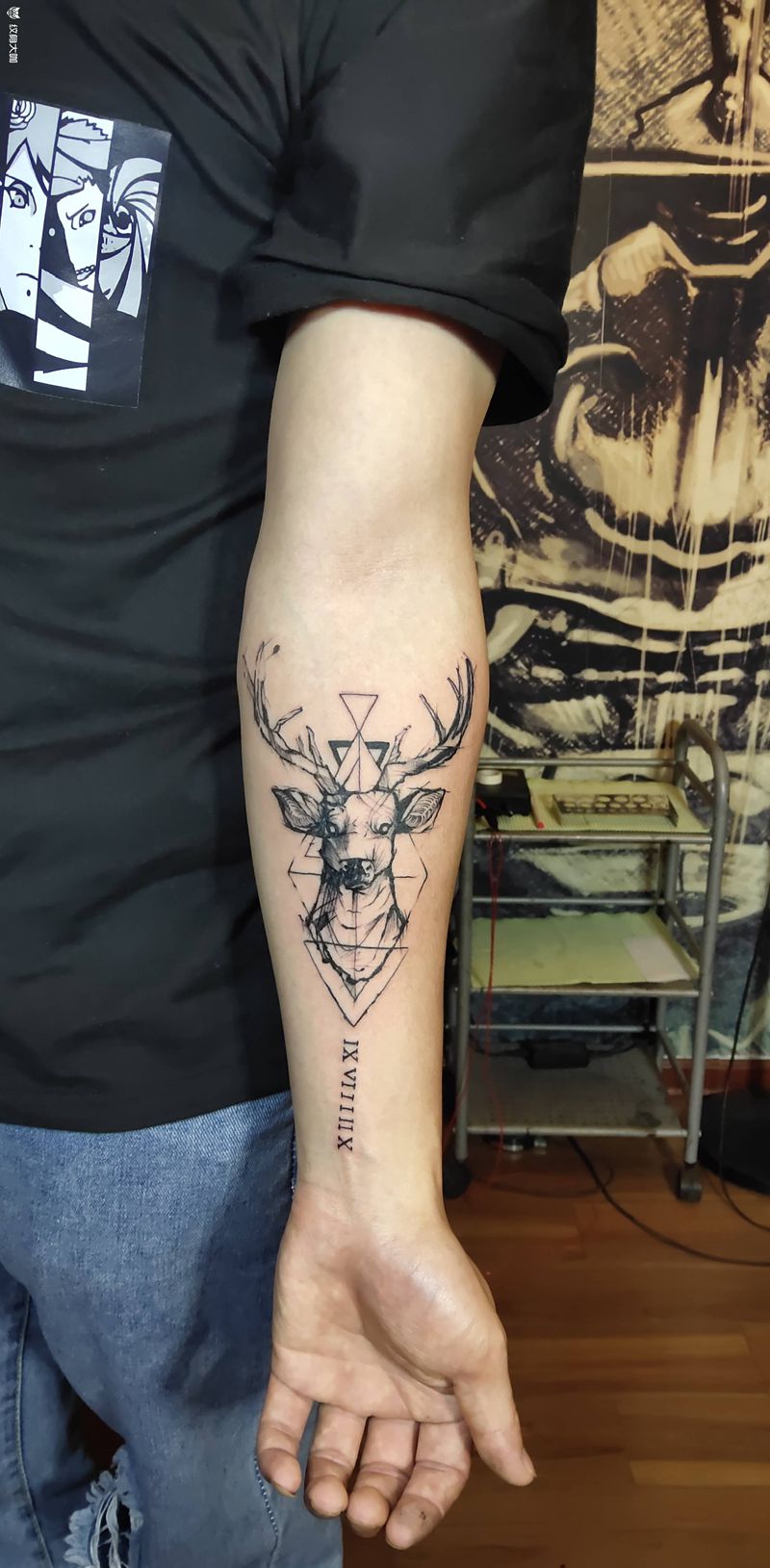 799元鹿纹身图片_手臂几何纹身图案