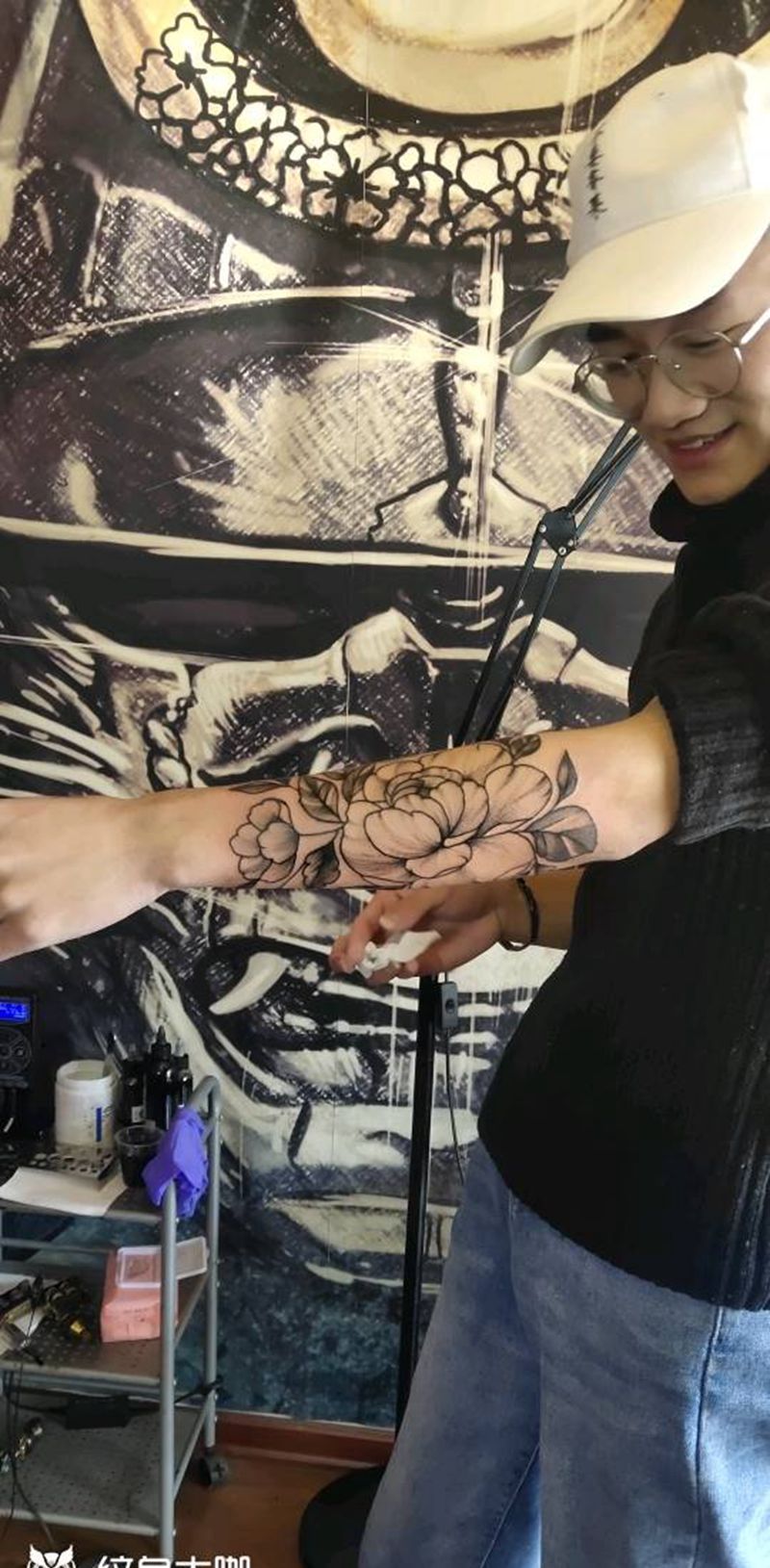 999素花包小臂纹身图片_手臂点刺纹身图案