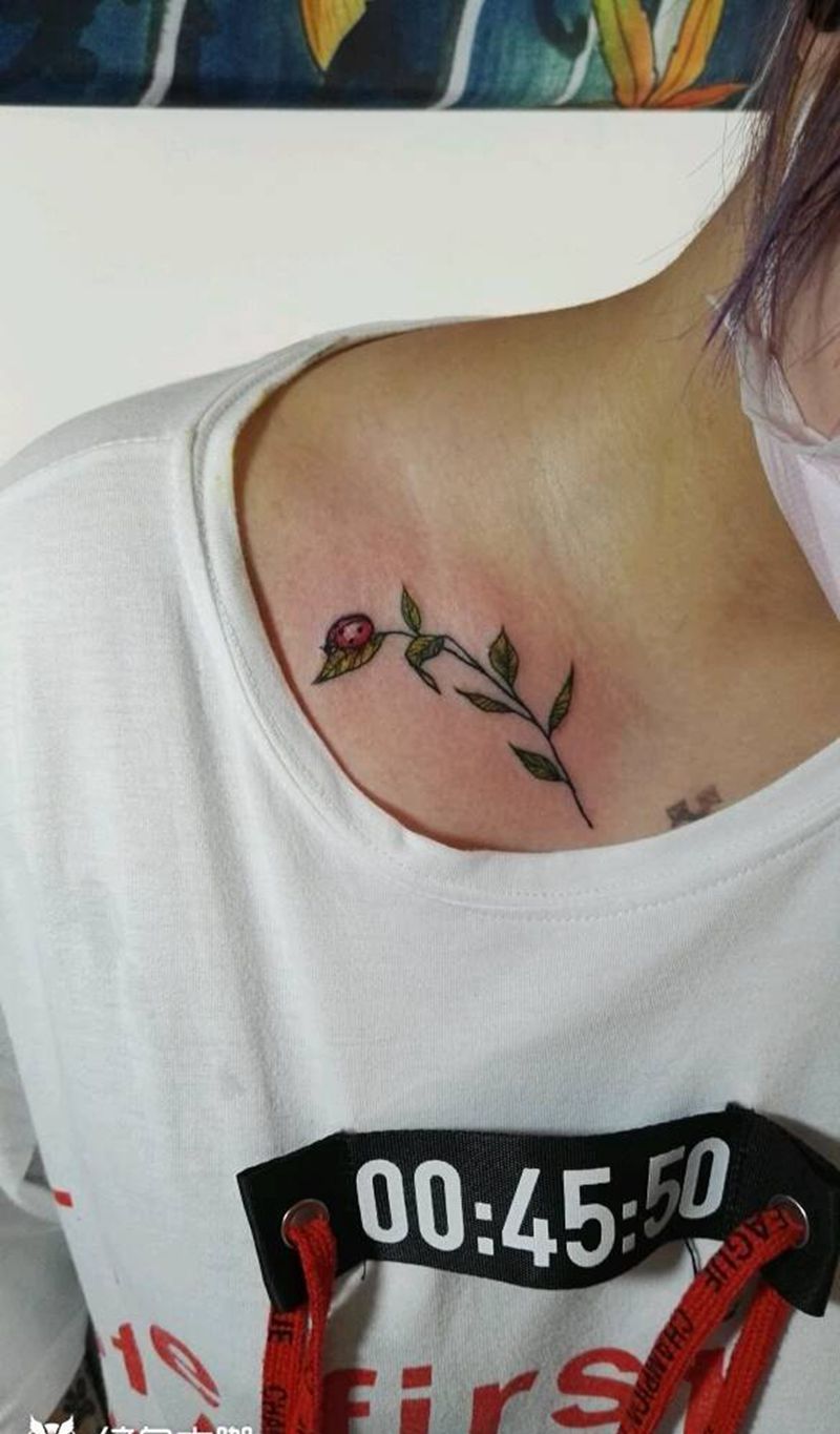 小清新！纹身图片_胸部欧美植物成品纹身图案