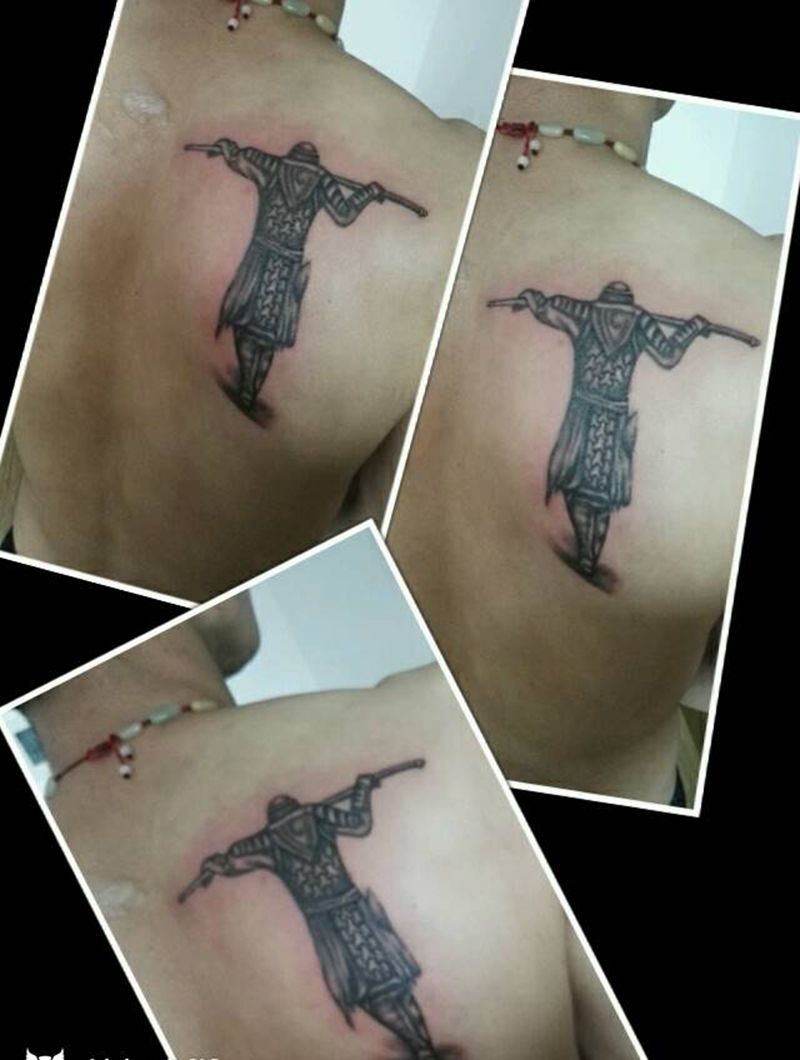 归来纹身图片_背部纹身图案