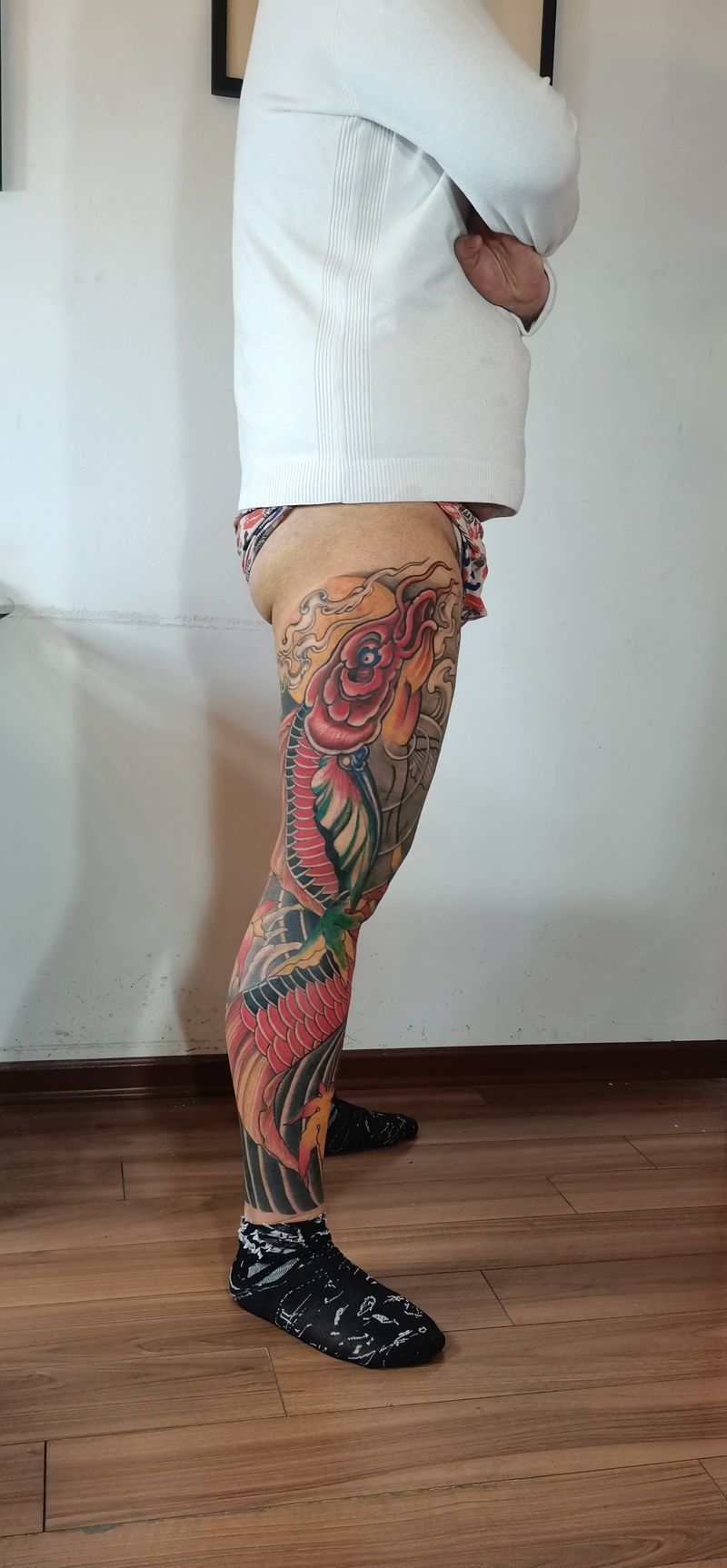 3999花腿锦鲤纹身图片_腿部新传统纹身图案