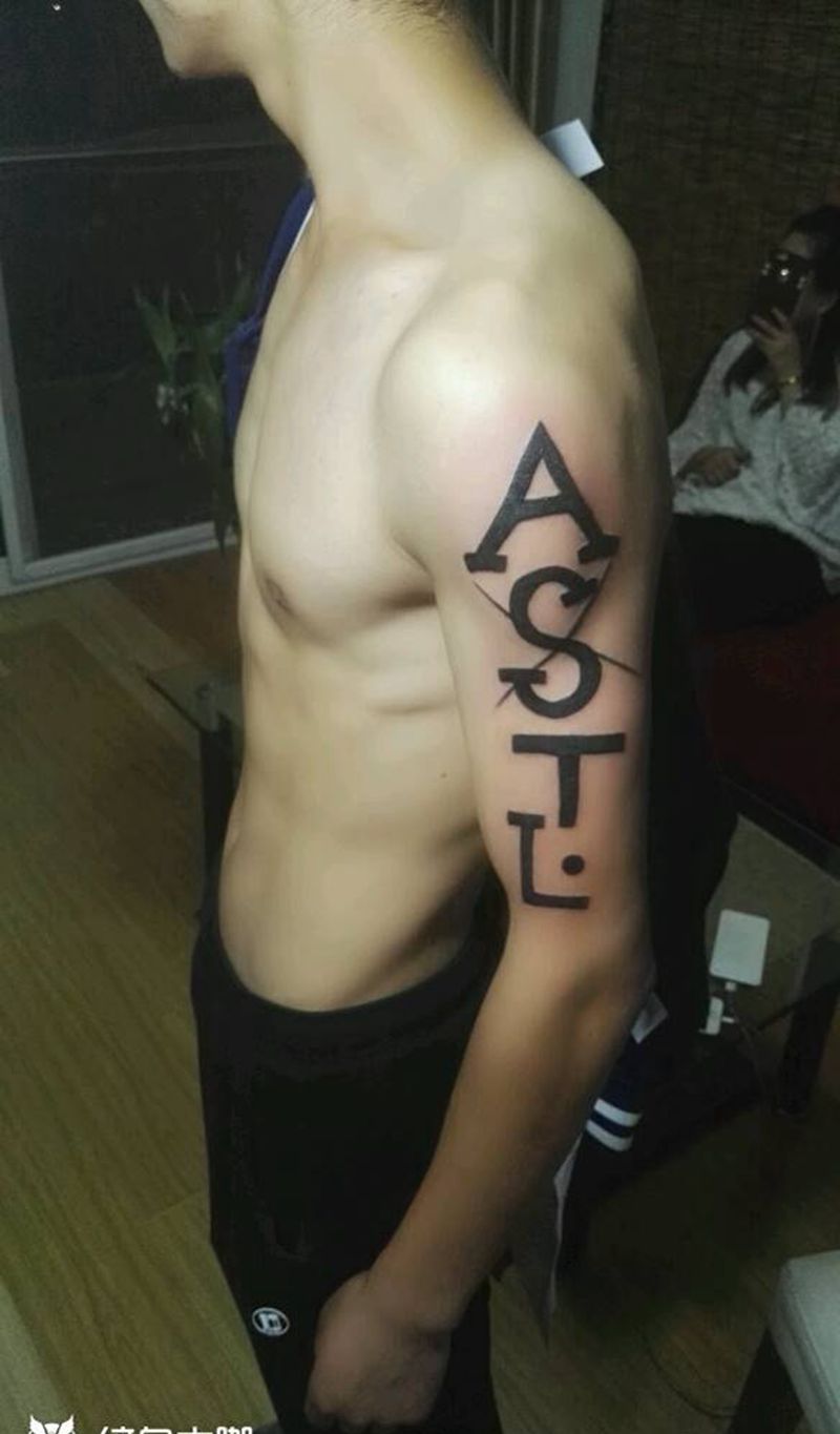 大臂图腾！纹身图片_手臂图腾纹身图案