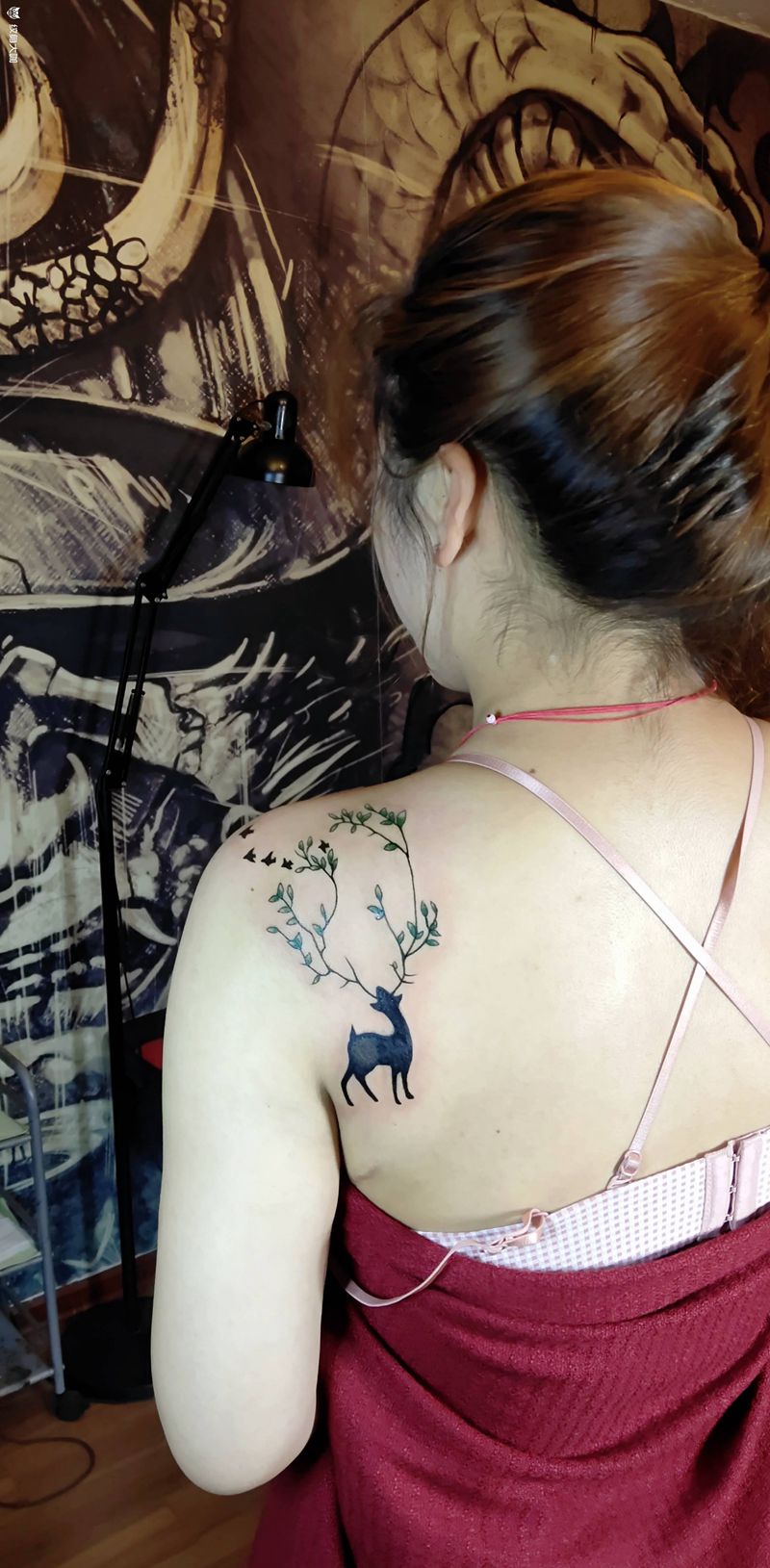 鹿！融合胎记纹身图片_肩部图腾纹身图案