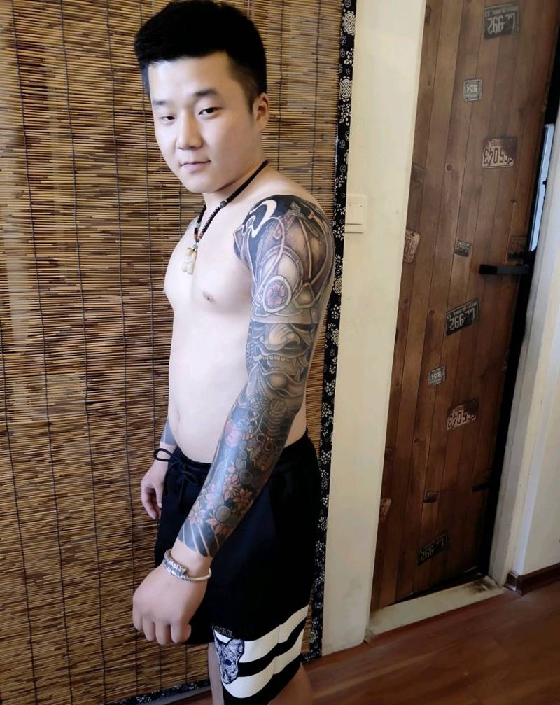 鬼武士花臂1999元未完成纹身图片_手臂新传统纹身图案