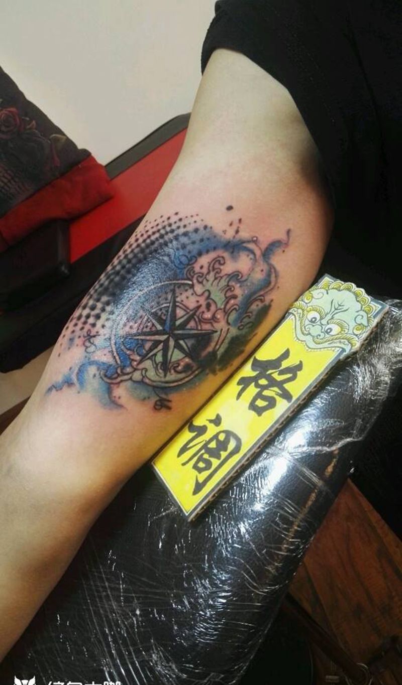 指南针纹身图片_手臂欧美几何静物成品纹身图案