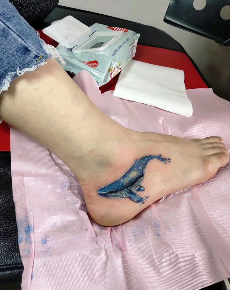 宇宙鲸，遮盖纹身图片_脚部New School水彩纹身图案