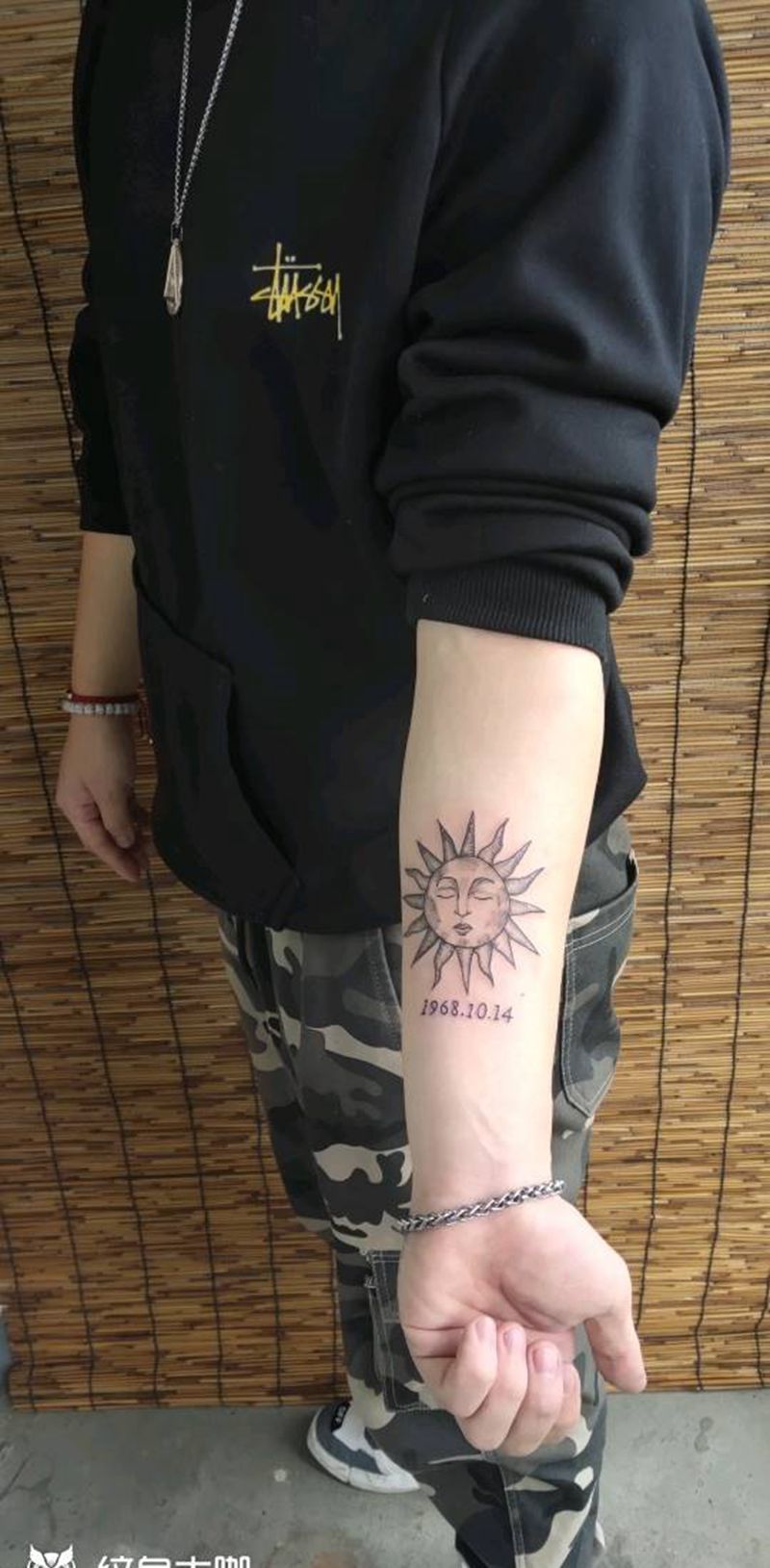 899元两个情侣装纹身图片_手臂几何点刺纹身图案