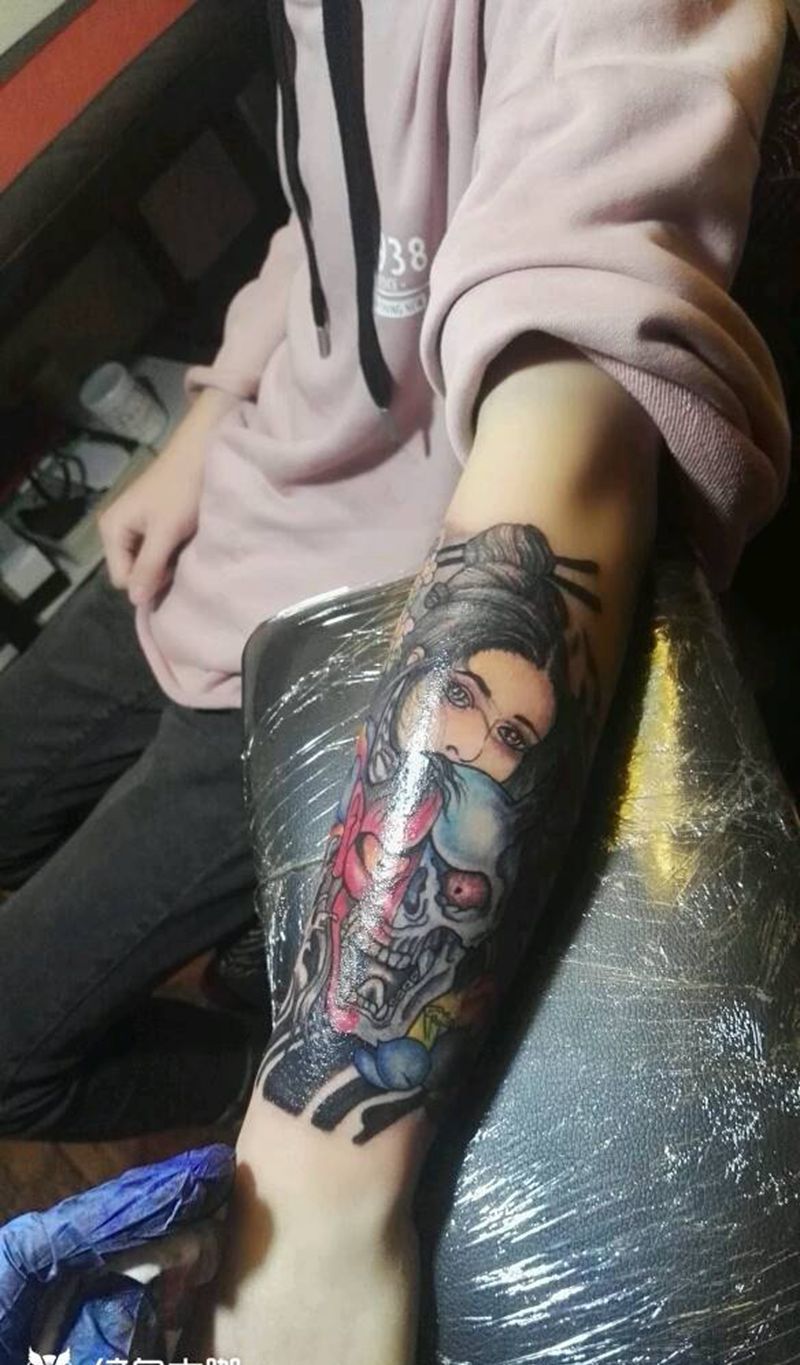 艺妓小臂纹身图片_手臂传统人物成品纹身图案