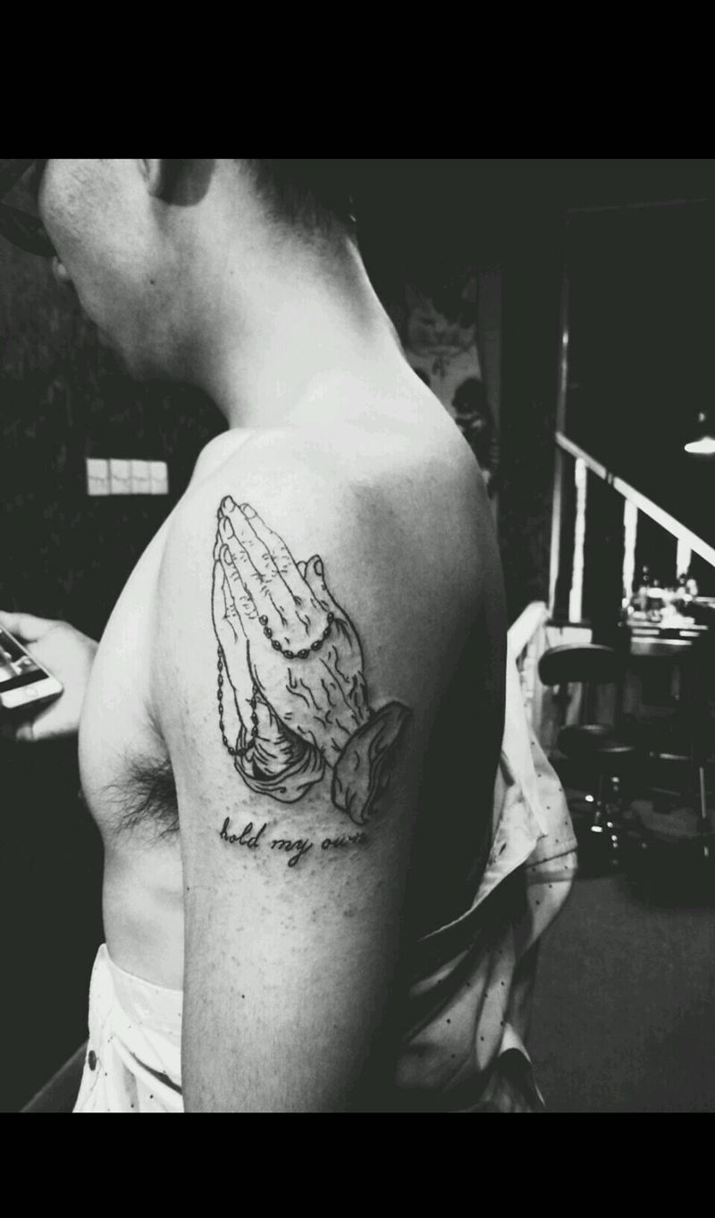 祈祷之手纹身图片