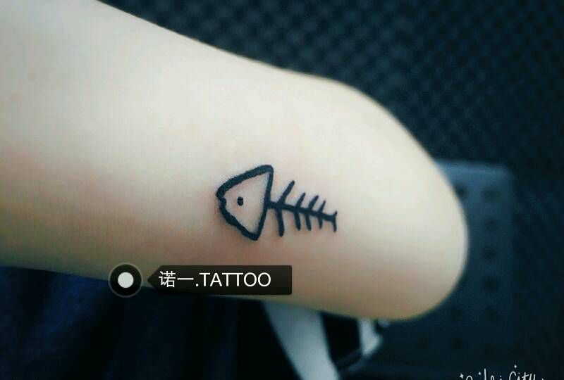 鱼骨……美丽勇气的象征！纹身图片