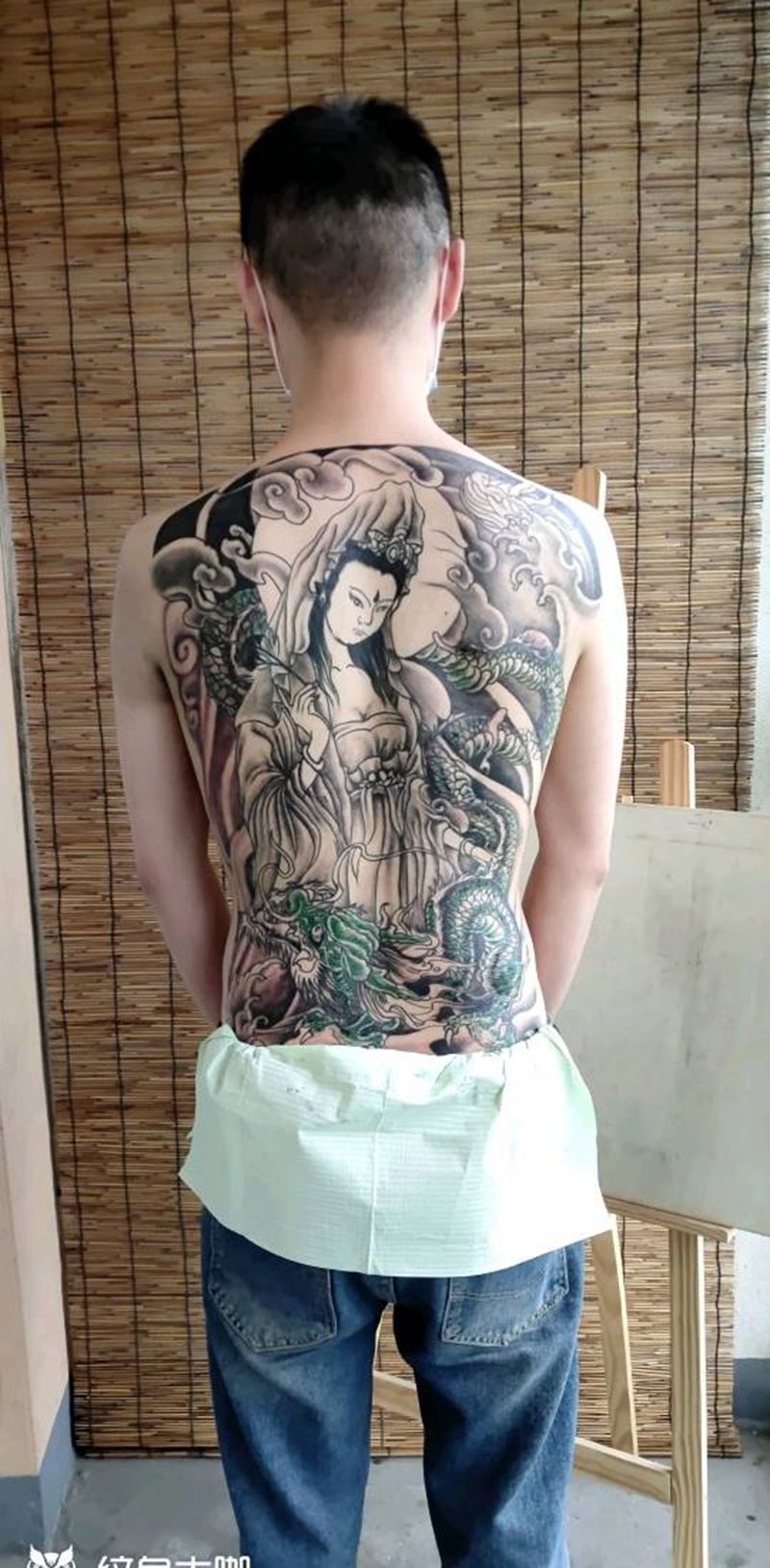 2999元满背纹身图片_背部老传统纹身图案