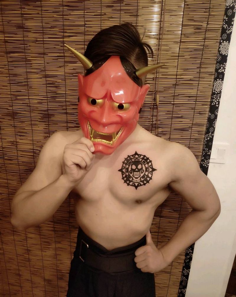 图腾纹身图片_胸部纹身图案