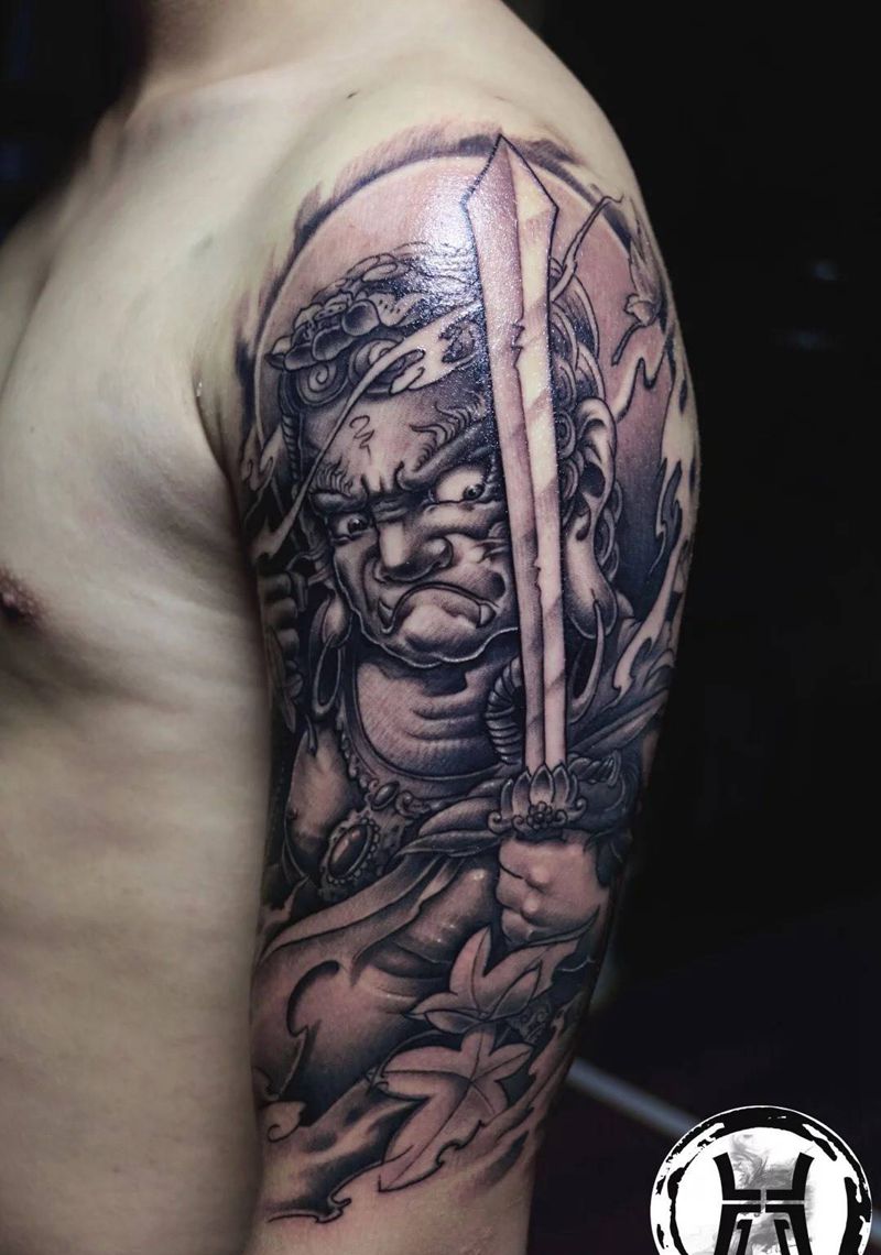 不动冥王纹身图片