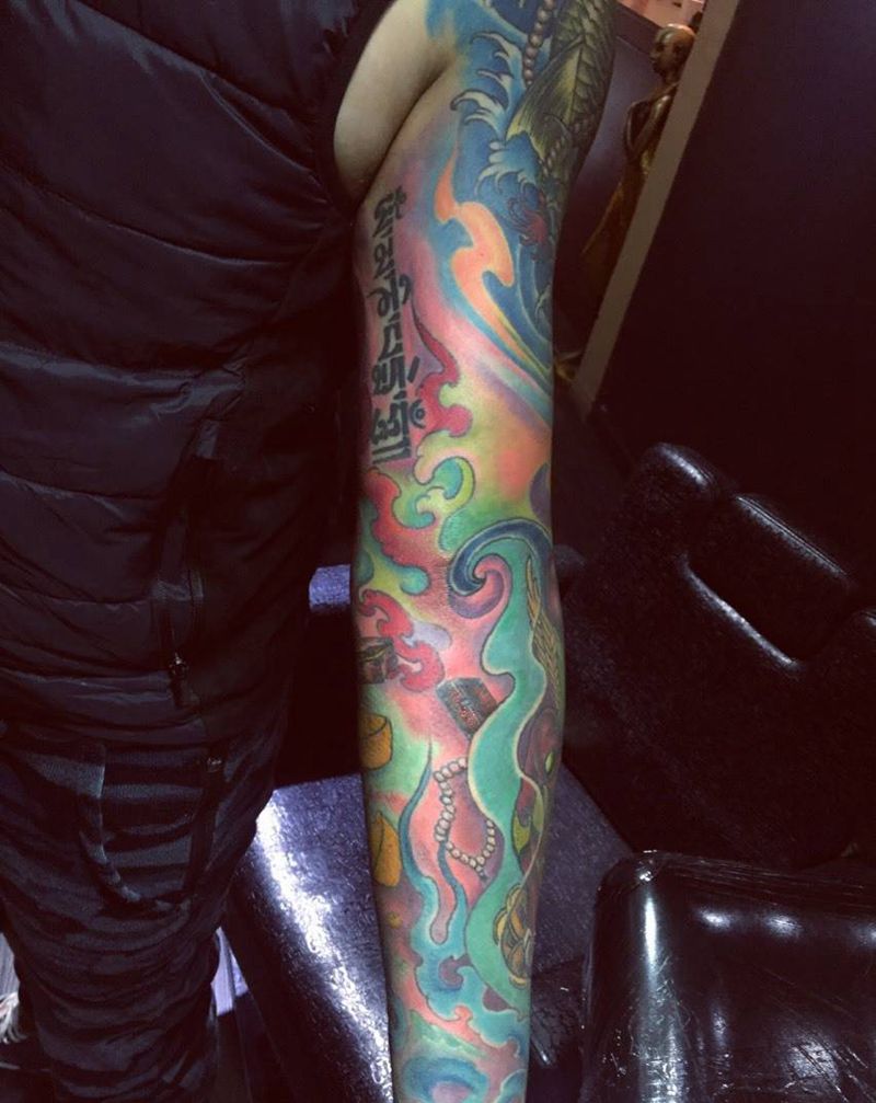 新传统全彩花臂纹身图片