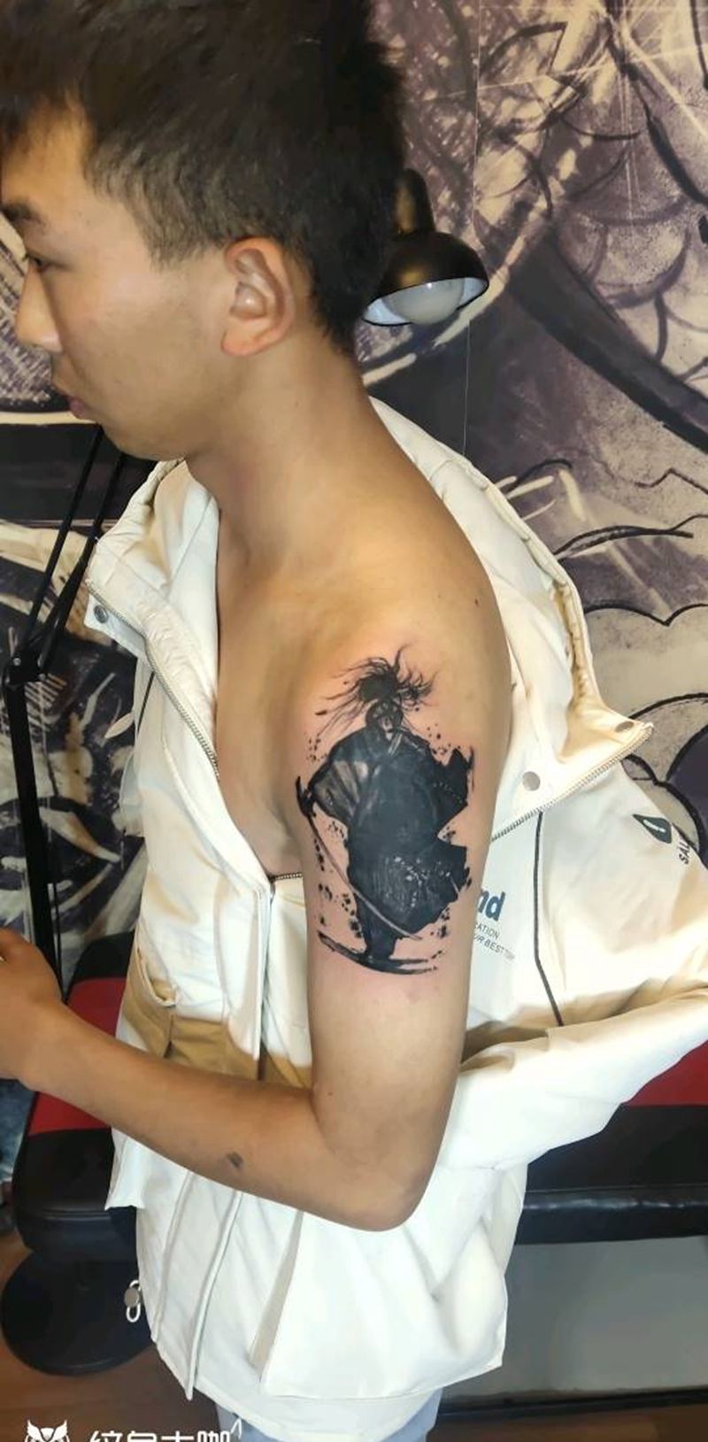 遮盖旧纹身纹身图片_肩部水彩水墨纹身图案