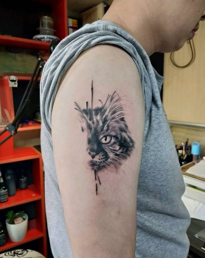 大半支猫纹身图片_肩部欧美写实猫纹身图案