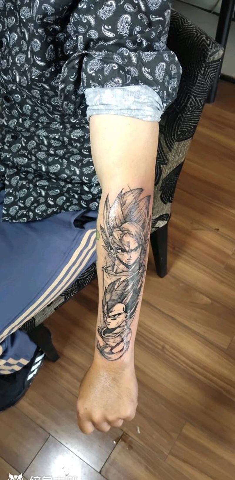 799元龙珠纹身图片_手臂点刺几何纹身图案